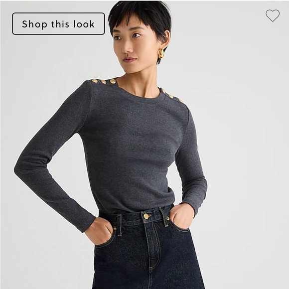 Button embellished T-shirt NWT - Picture 1 of 4